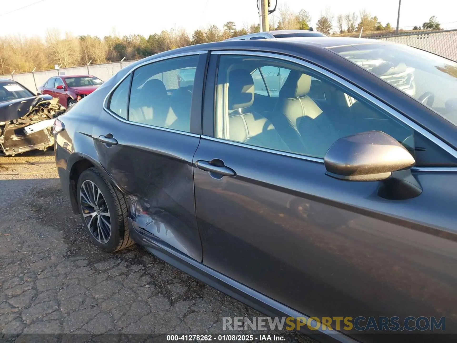 6 Photograph of a damaged car 4T1G11AK5LU946461 TOYOTA CAMRY 2020