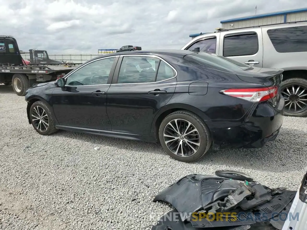 2 Photograph of a damaged car 4T1G11AK5LU951742 TOYOTA CAMRY 2020