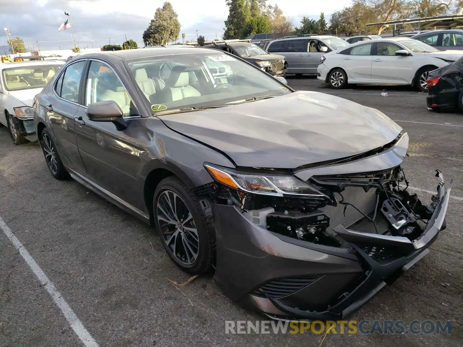 1 Photograph of a damaged car 4T1G11AK5LU958495 TOYOTA CAMRY 2020