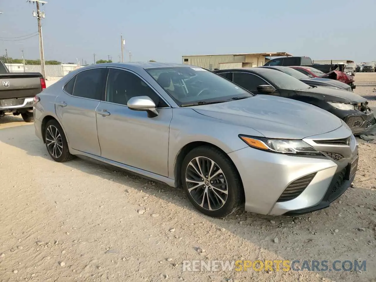 4 Photograph of a damaged car 4T1G11AK5LU968007 TOYOTA CAMRY 2020