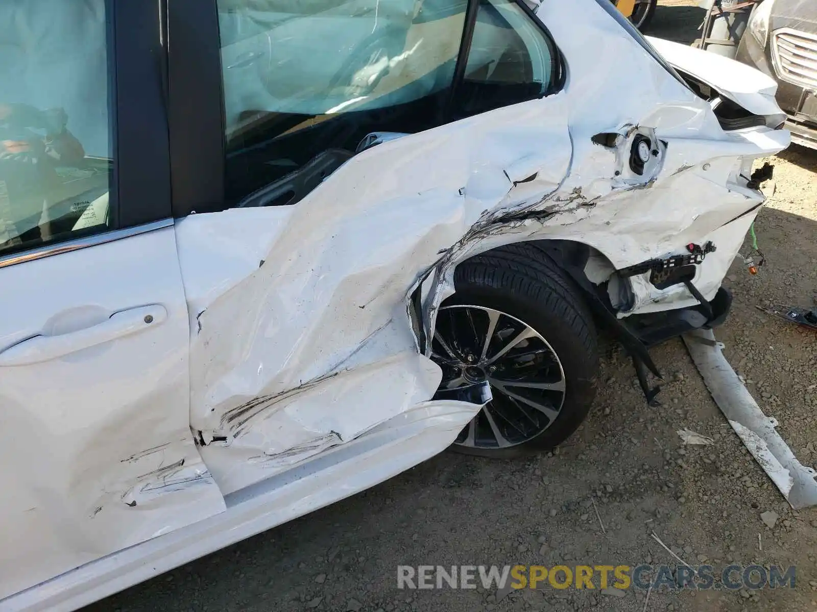 9 Photograph of a damaged car 4T1G11AK5LU982005 TOYOTA CAMRY 2020