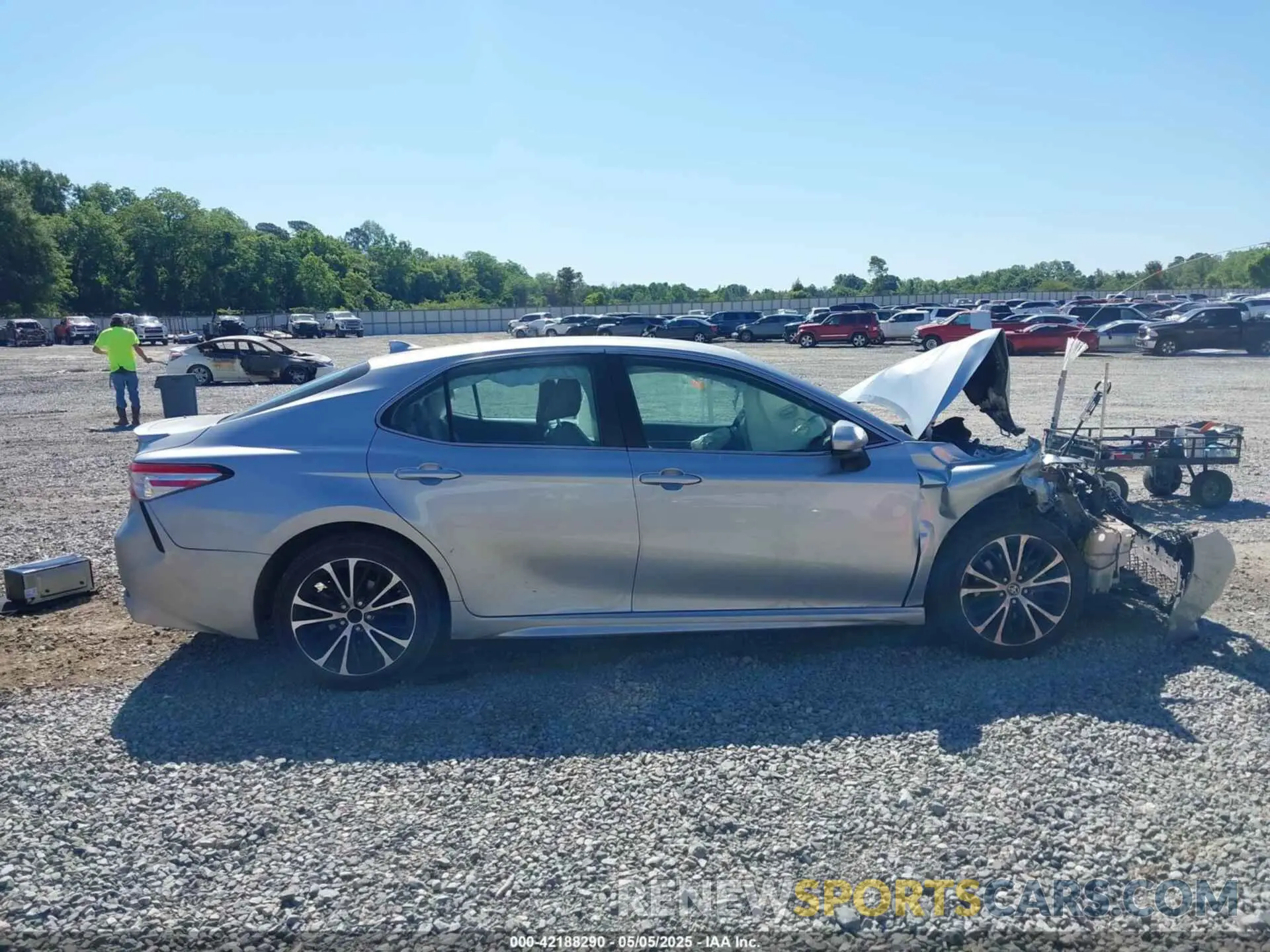 13 Photograph of a damaged car 4T1G11AK5LU983431 TOYOTA CAMRY 2020