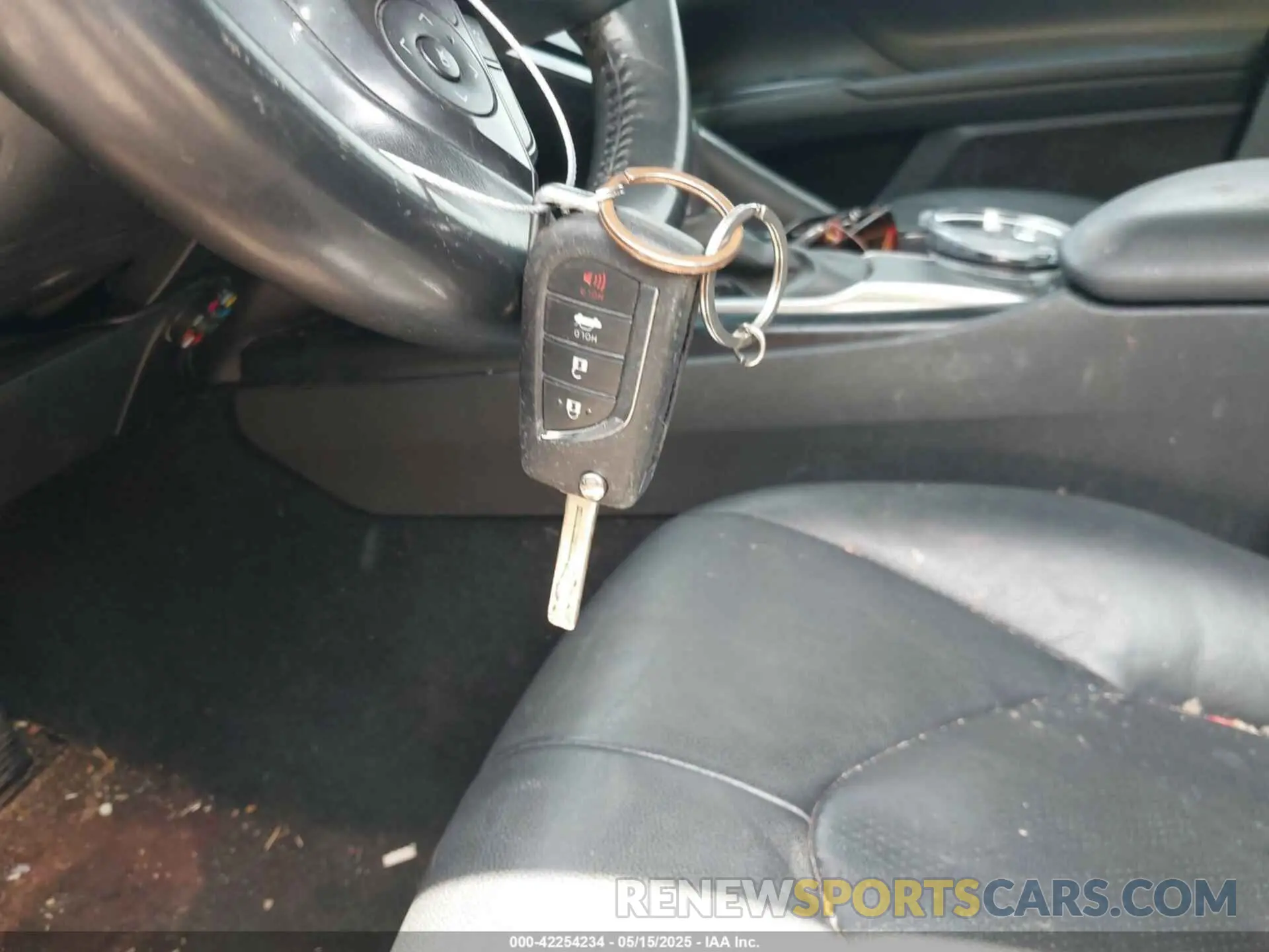 11 Photograph of a damaged car 4T1G11AK6LU311393 TOYOTA CAMRY 2020