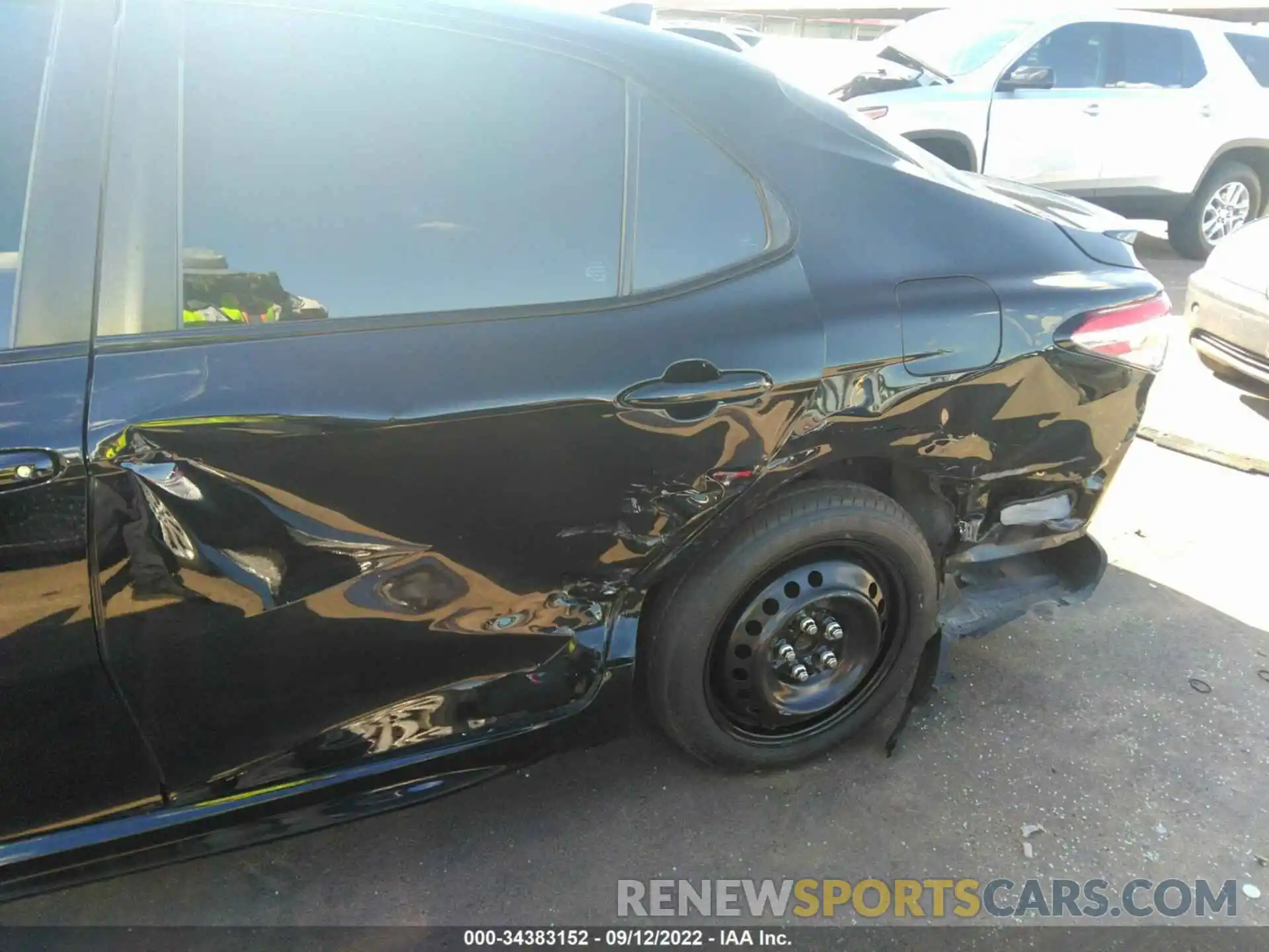 6 Photograph of a damaged car 4T1G11AK6LU313502 TOYOTA CAMRY 2020