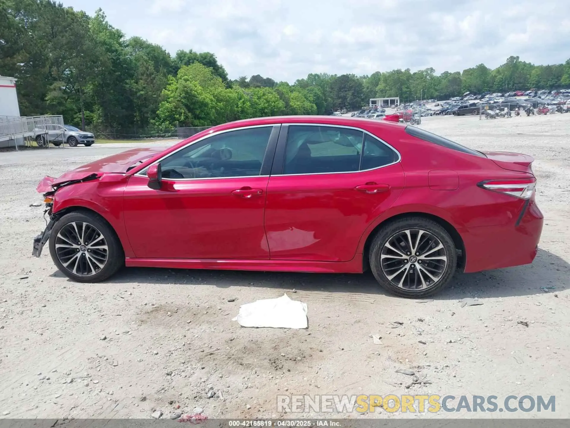 15 Photograph of a damaged car 4T1G11AK6LU323026 TOYOTA CAMRY 2020
