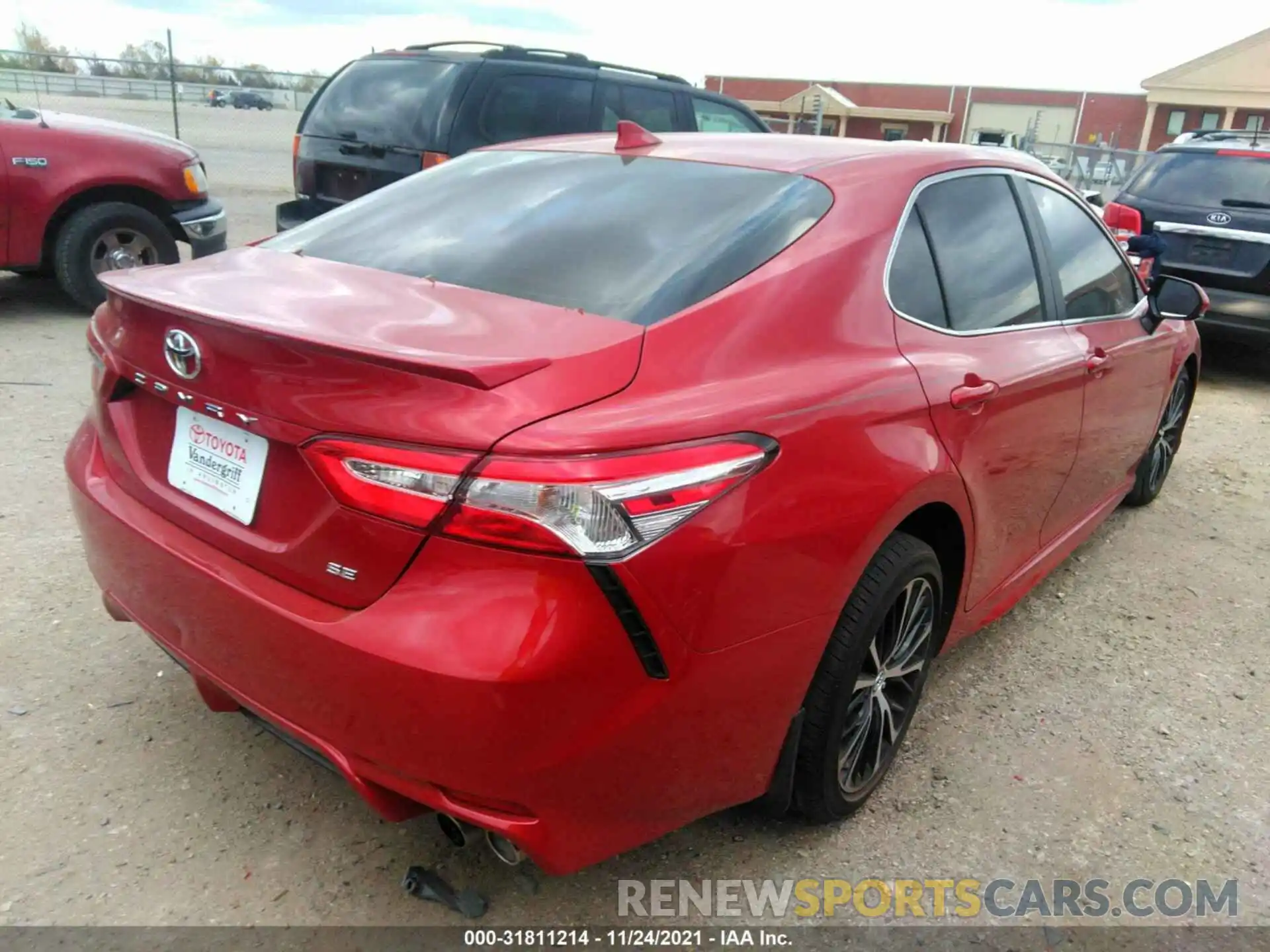 4 Photograph of a damaged car 4T1G11AK6LU323849 TOYOTA CAMRY 2020