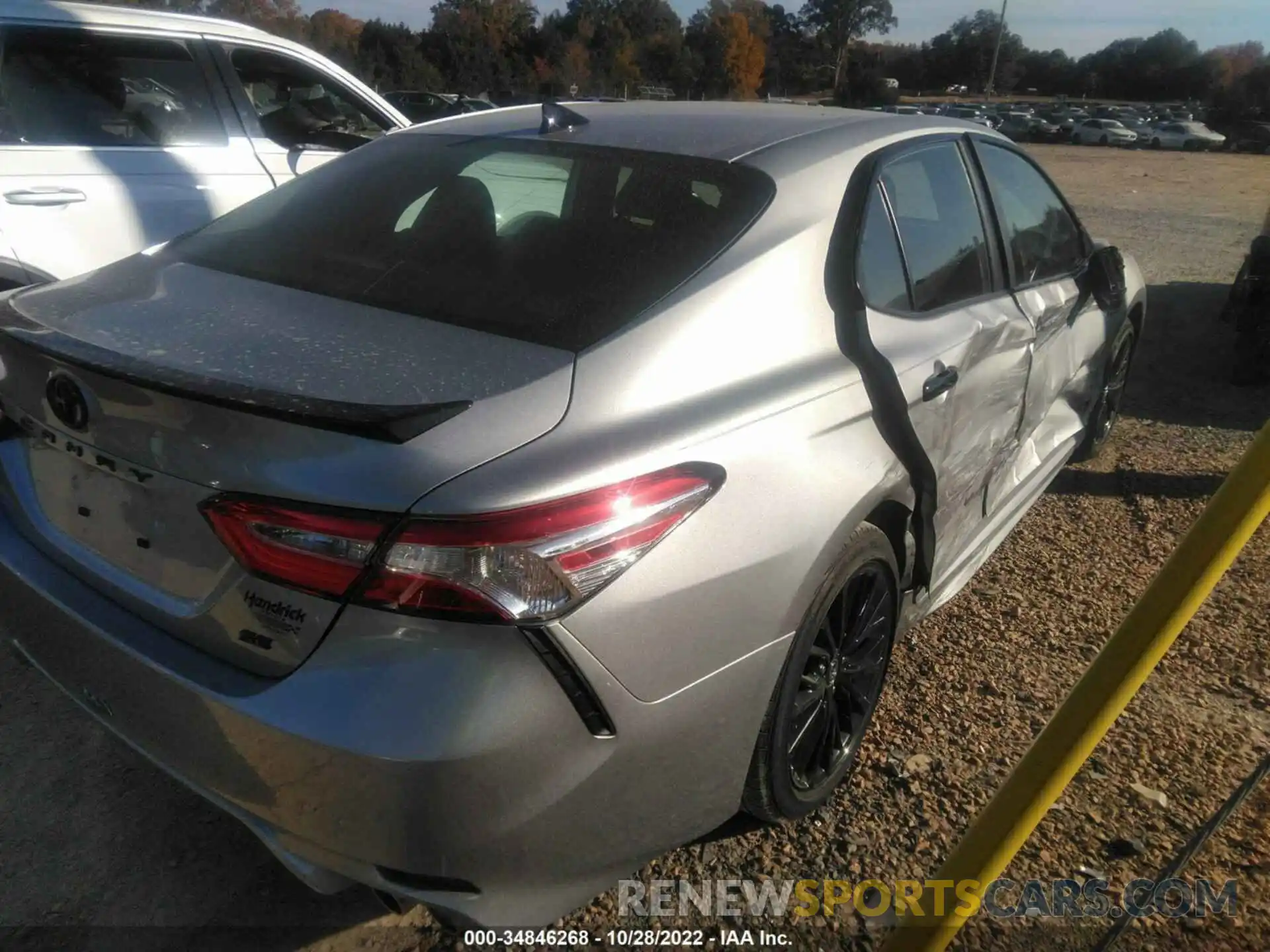 4 Photograph of a damaged car 4T1G11AK6LU324144 TOYOTA CAMRY 2020