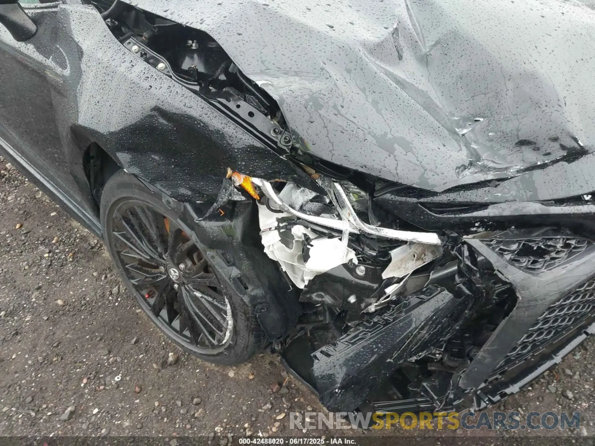 19 Photograph of a damaged car 4T1G11AK6LU324158 TOYOTA CAMRY 2020