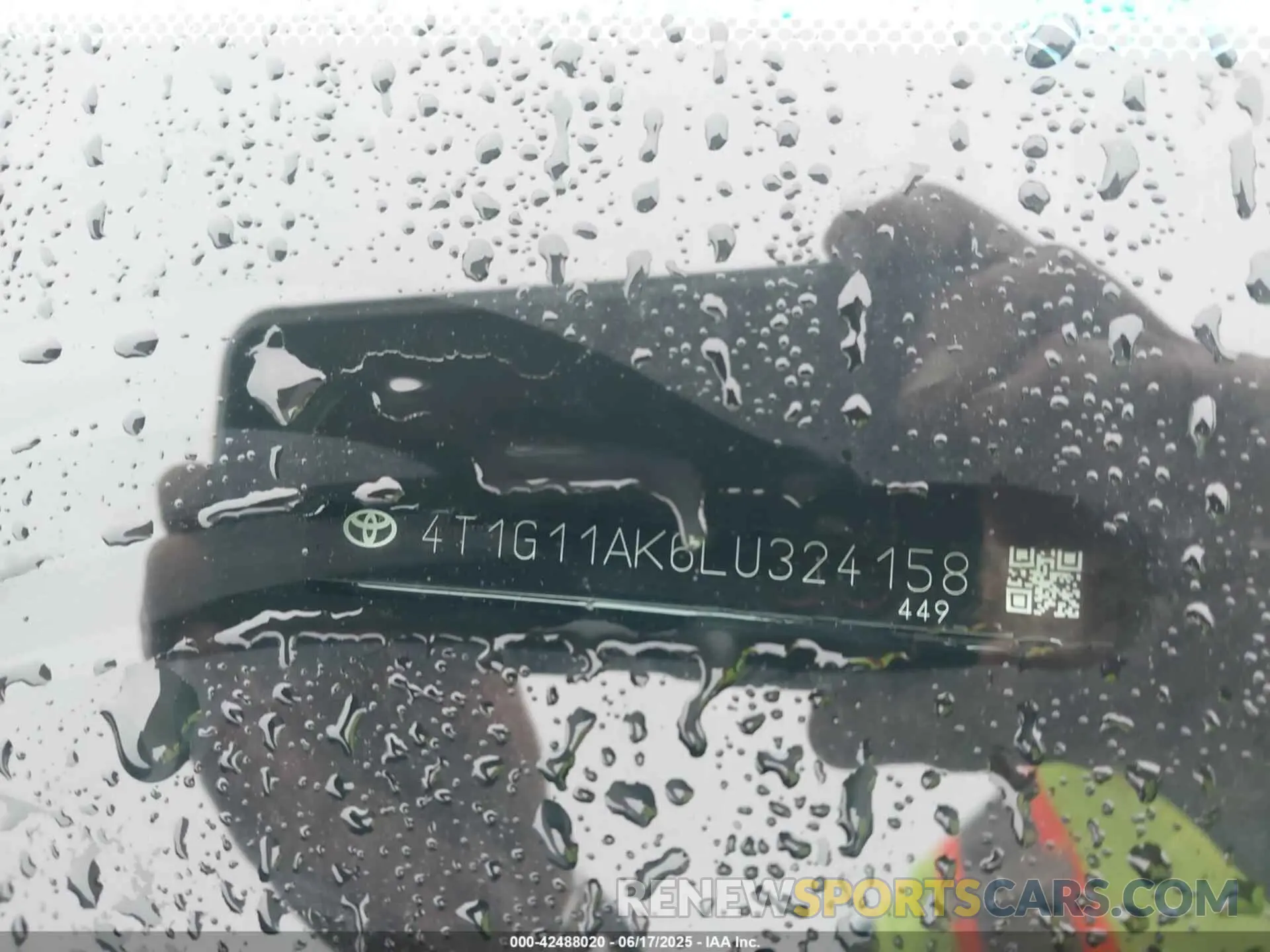 20 Photograph of a damaged car 4T1G11AK6LU324158 TOYOTA CAMRY 2020