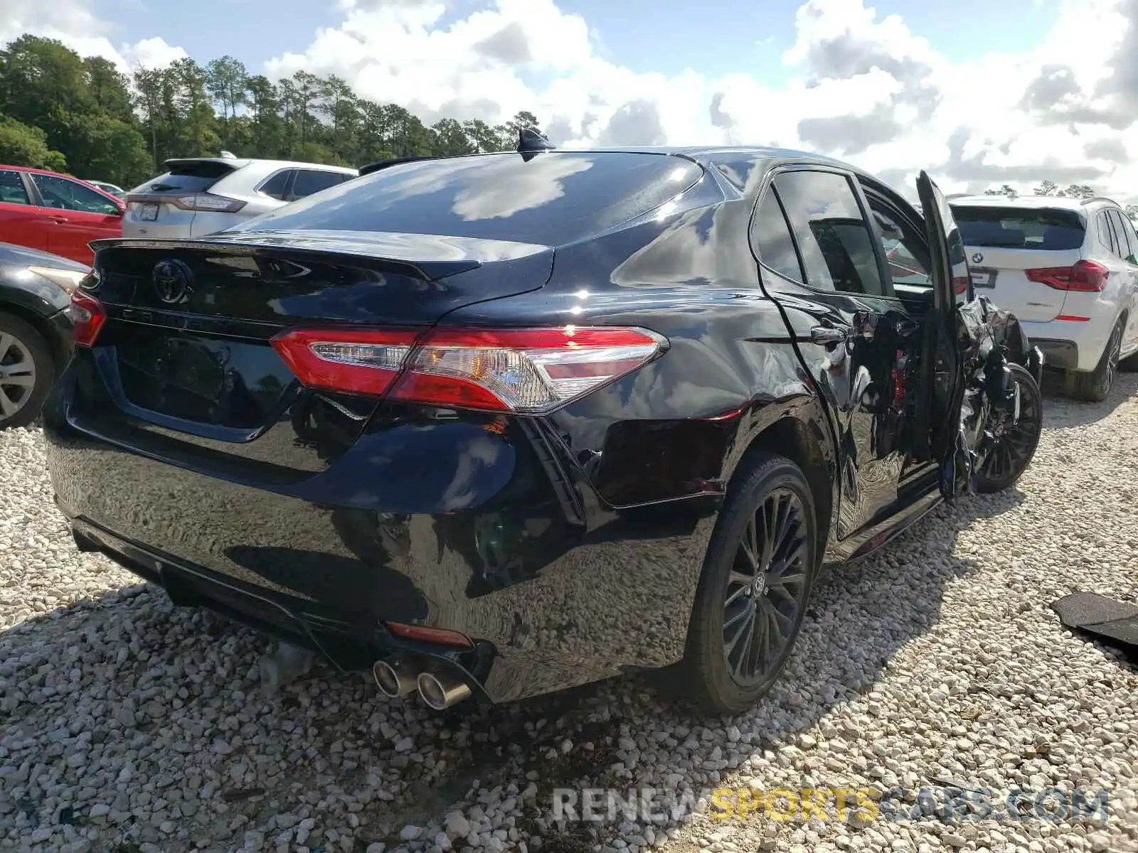 4 Photograph of a damaged car 4T1G11AK6LU324872 TOYOTA CAMRY 2020