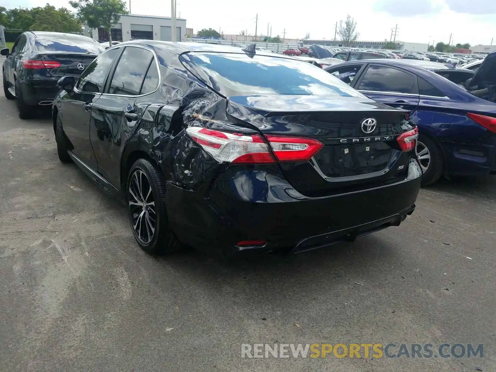 3 Photograph of a damaged car 4T1G11AK6LU325536 TOYOTA CAMRY 2020