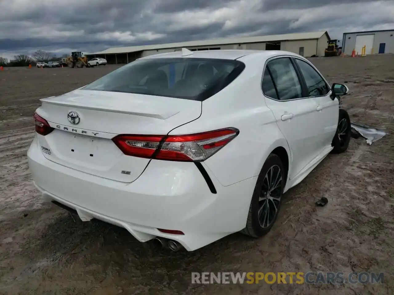 4 Photograph of a damaged car 4T1G11AK6LU326976 TOYOTA CAMRY 2020