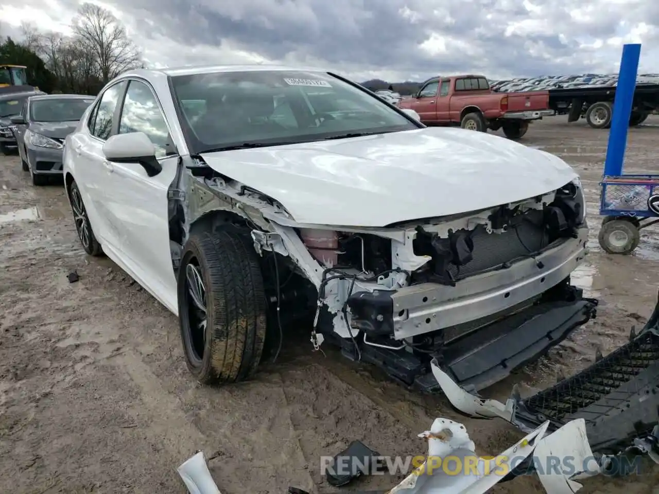 9 Photograph of a damaged car 4T1G11AK6LU326976 TOYOTA CAMRY 2020