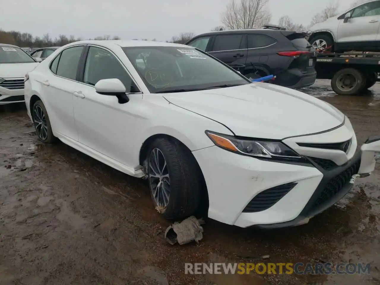 1 Photograph of a damaged car 4T1G11AK6LU330316 TOYOTA CAMRY 2020