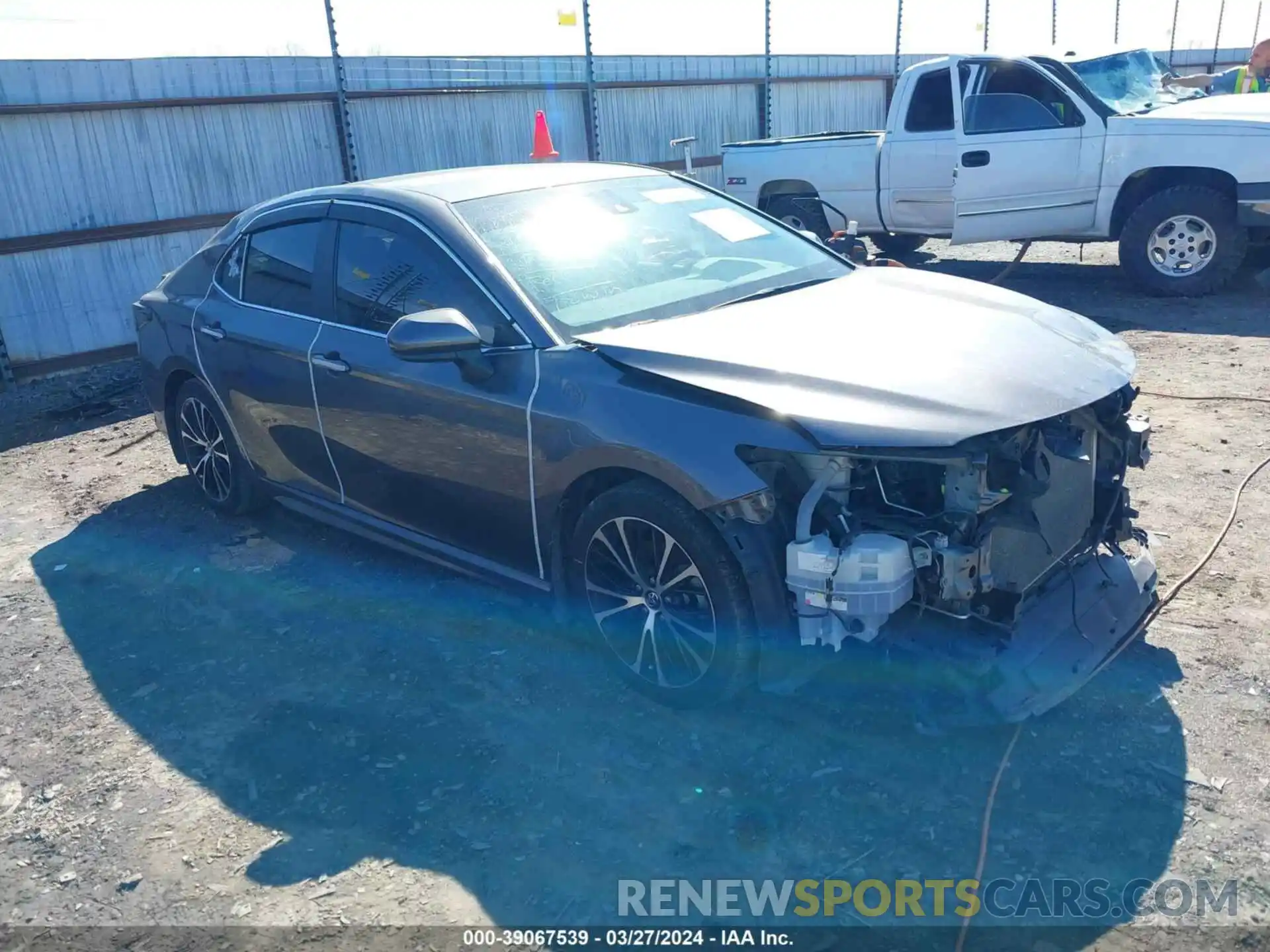 1 Photograph of a damaged car 4T1G11AK6LU332650 TOYOTA CAMRY 2020