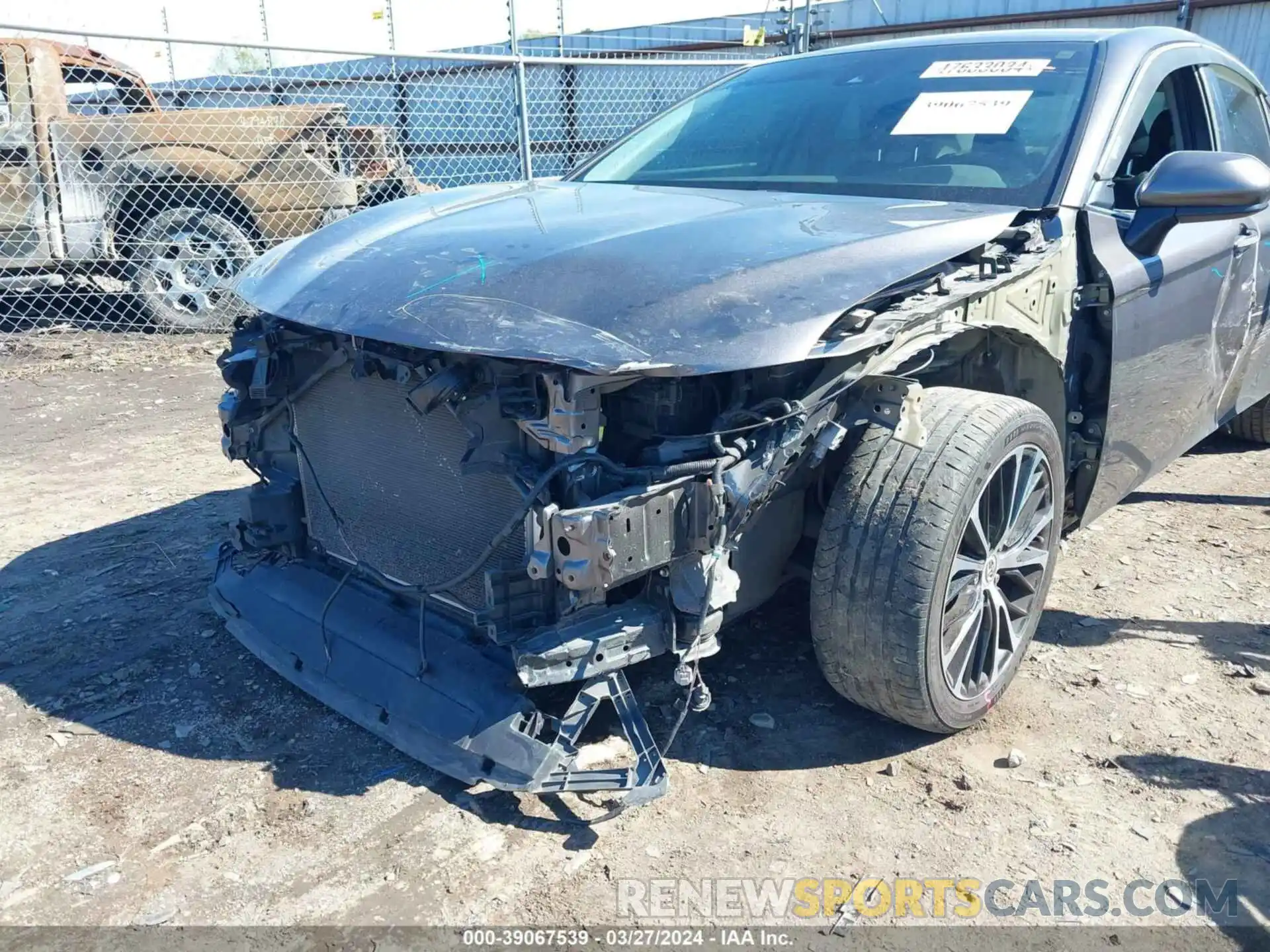 6 Photograph of a damaged car 4T1G11AK6LU332650 TOYOTA CAMRY 2020