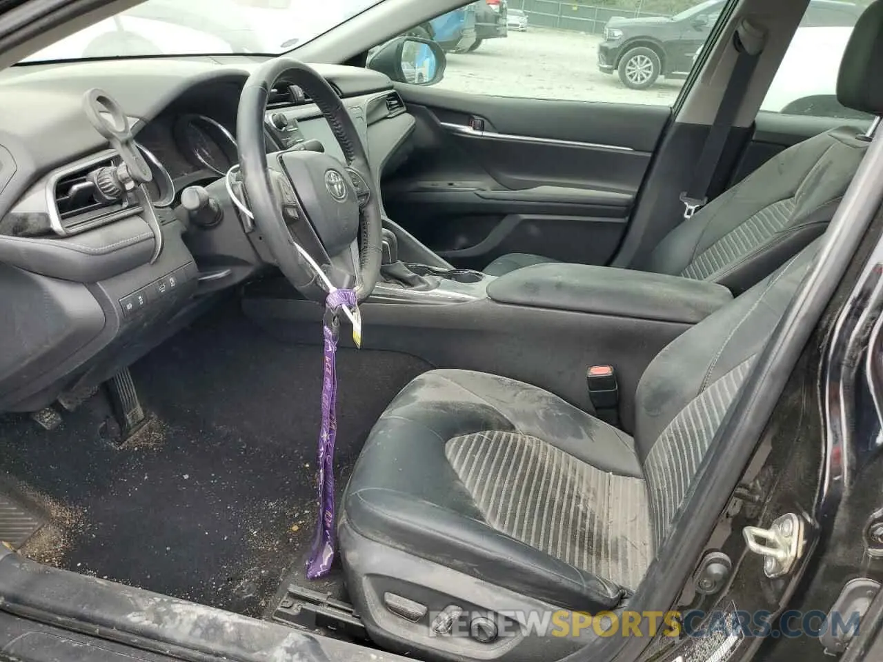 7 Photograph of a damaged car 4T1G11AK6LU332938 TOYOTA CAMRY 2020