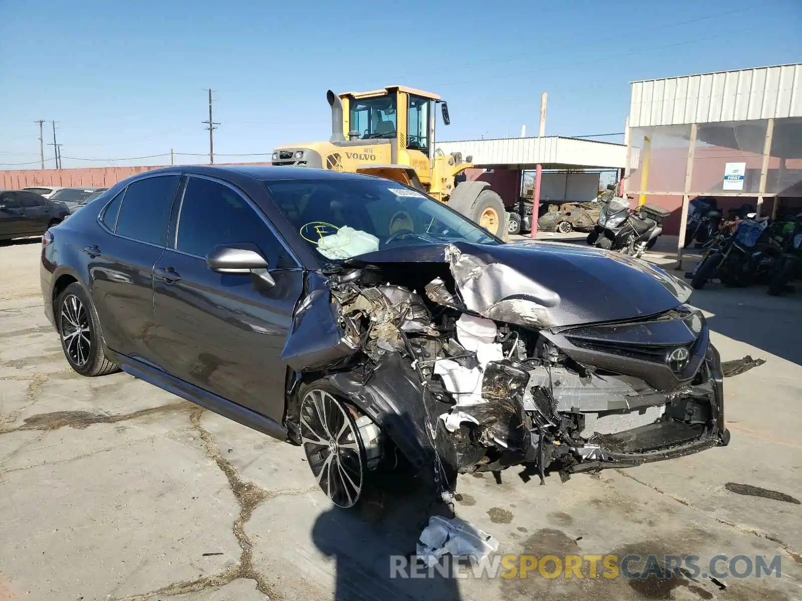 1 Photograph of a damaged car 4T1G11AK6LU333099 TOYOTA CAMRY 2020