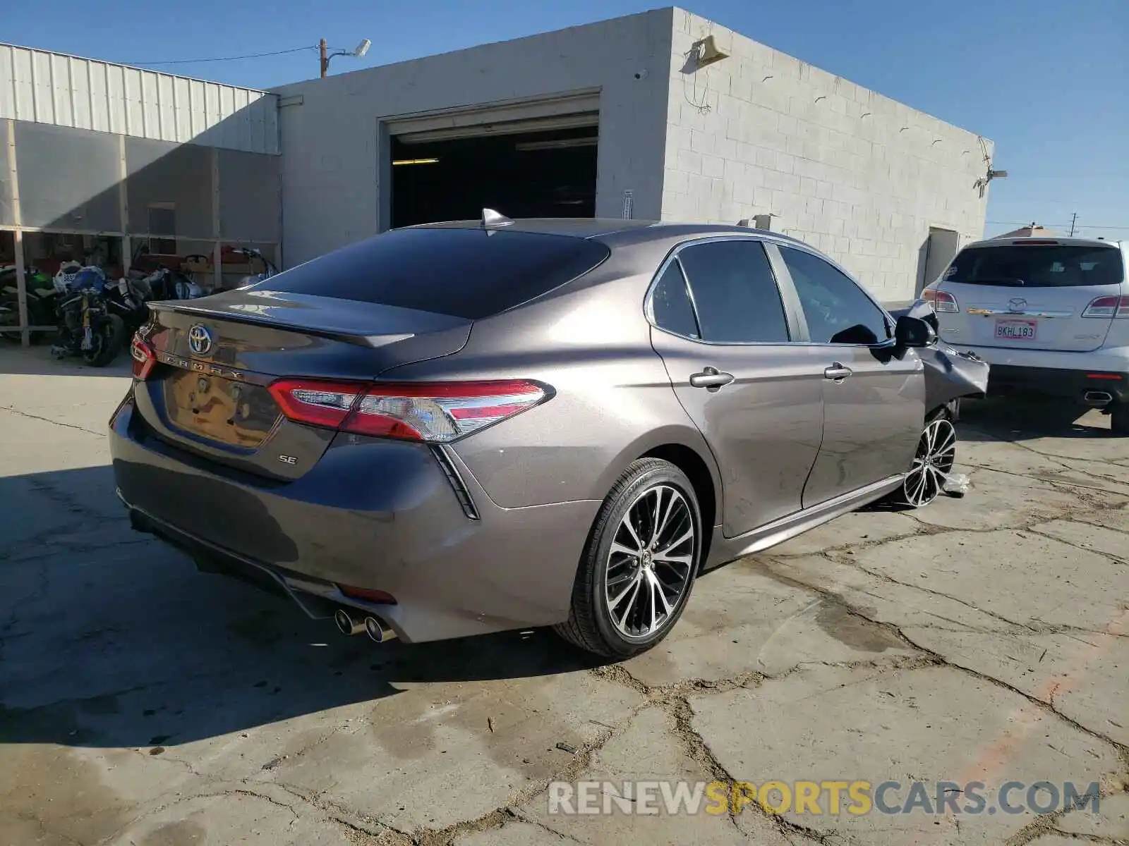 4 Photograph of a damaged car 4T1G11AK6LU333099 TOYOTA CAMRY 2020