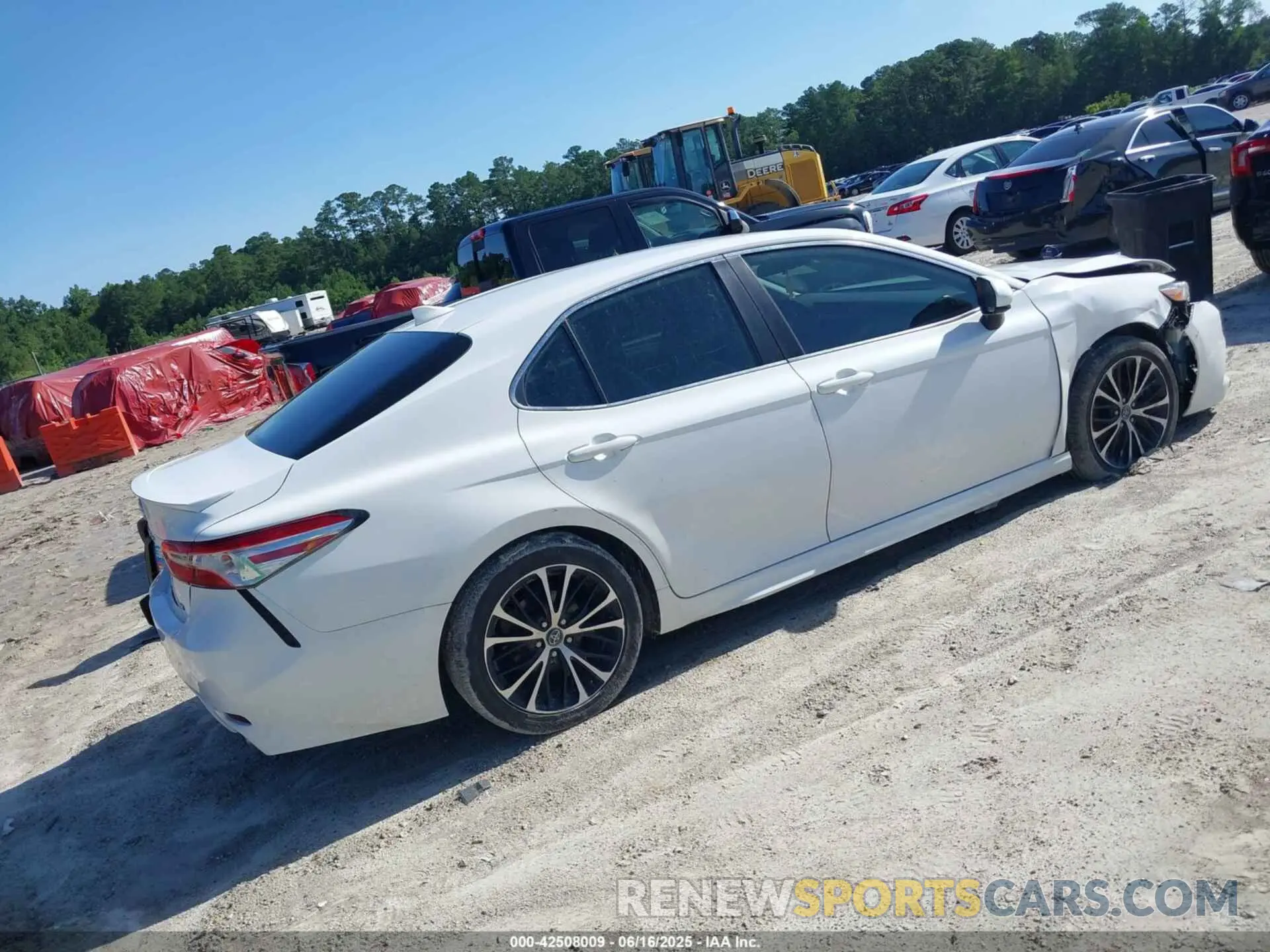 4 Photograph of a damaged car 4T1G11AK6LU334771 TOYOTA CAMRY 2020