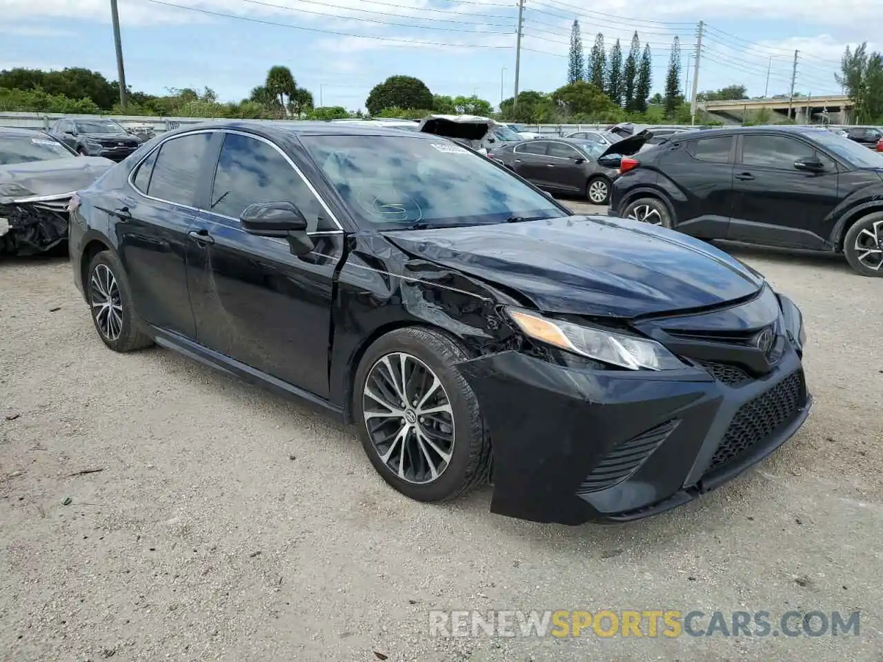 1 Photograph of a damaged car 4T1G11AK6LU337475 TOYOTA CAMRY 2020