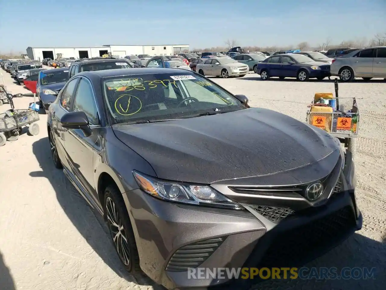 1 Photograph of a damaged car 4T1G11AK6LU338397 TOYOTA CAMRY 2020