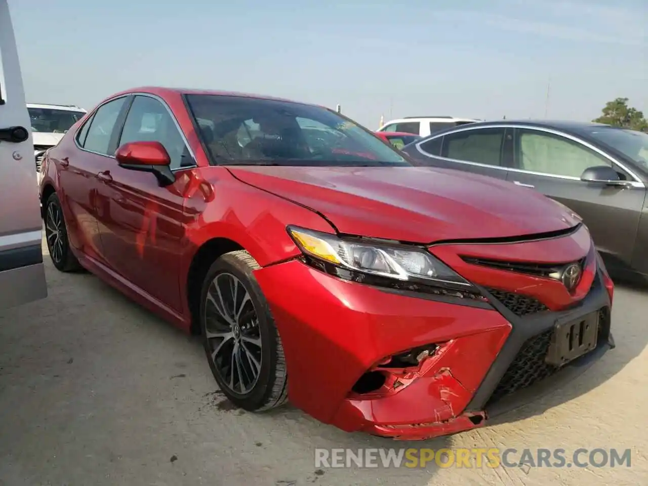 1 Photograph of a damaged car 4T1G11AK6LU344748 TOYOTA CAMRY 2020