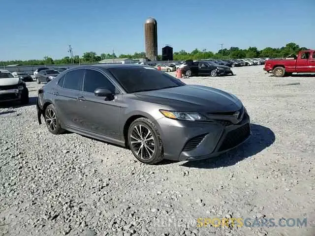 10 Photograph of a damaged car 4T1G11AK6LU345253 TOYOTA CAMRY 2020