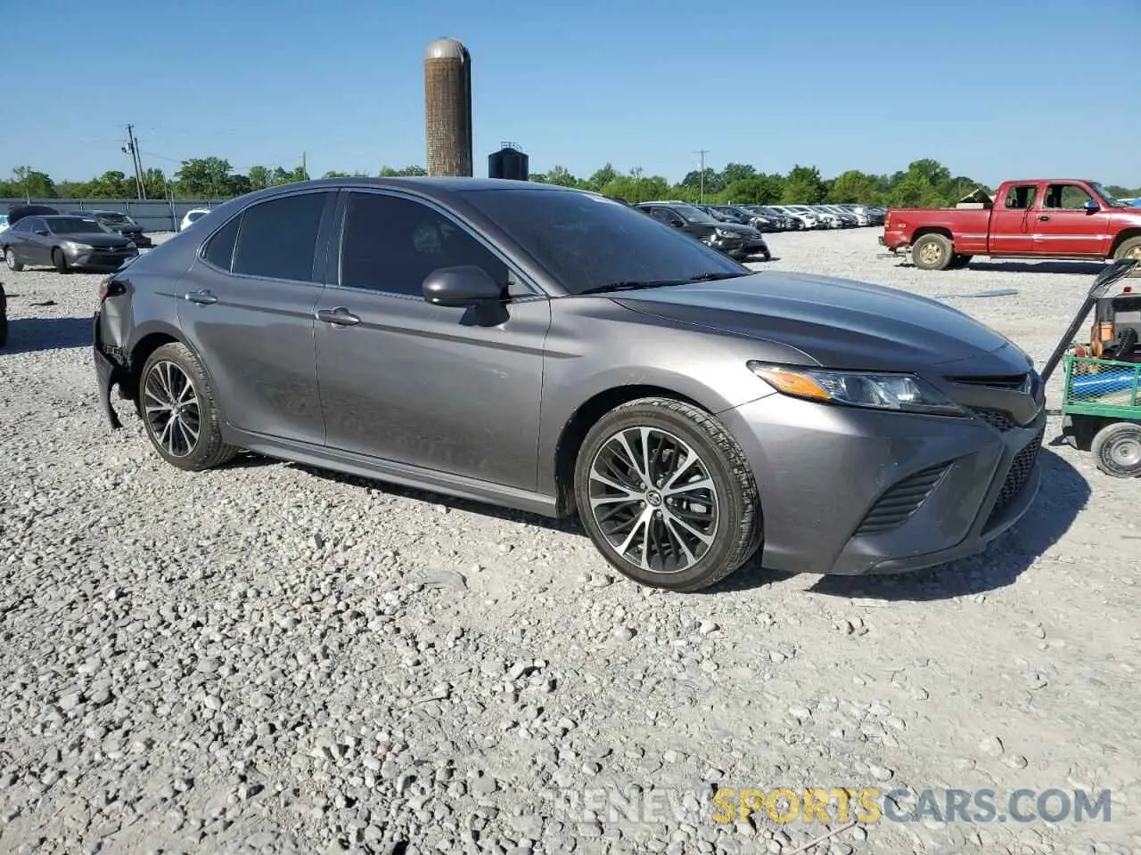 4 Photograph of a damaged car 4T1G11AK6LU345253 TOYOTA CAMRY 2020