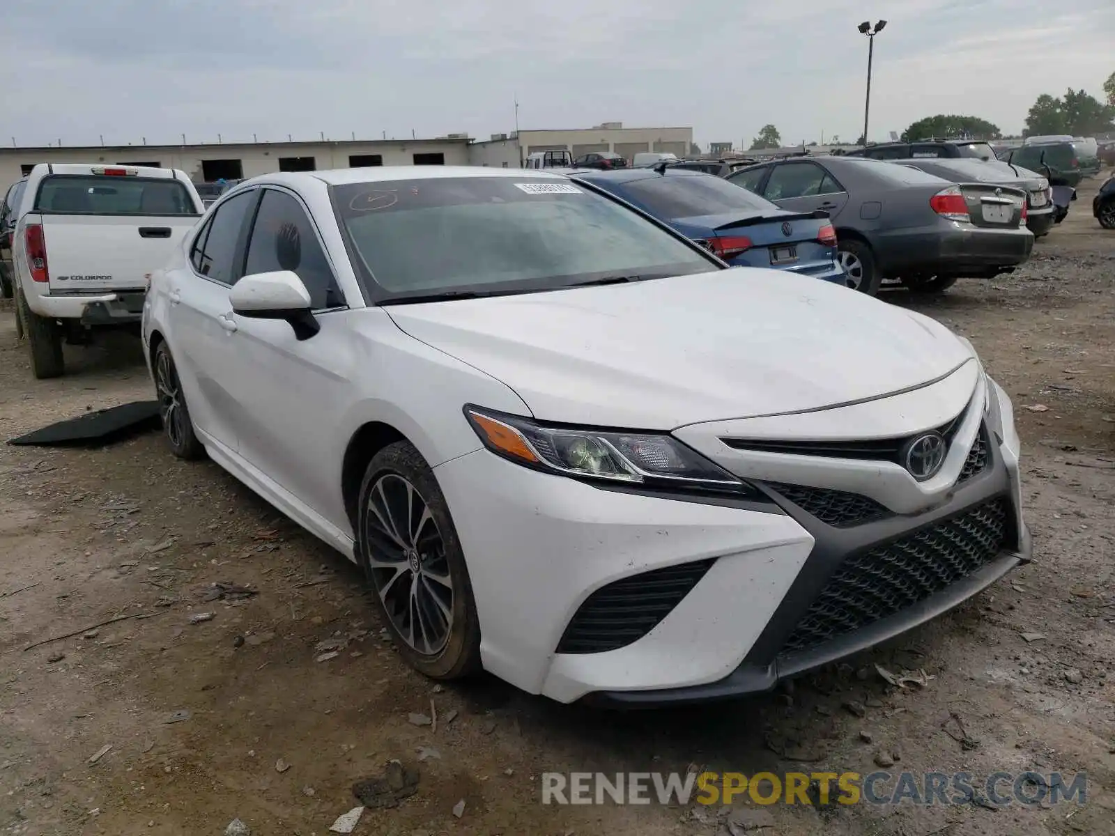 1 Photograph of a damaged car 4T1G11AK6LU345866 TOYOTA CAMRY 2020