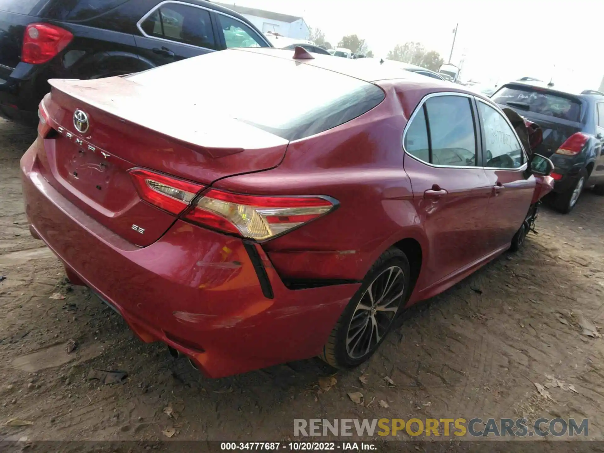 4 Photograph of a damaged car 4T1G11AK6LU347486 TOYOTA CAMRY 2020