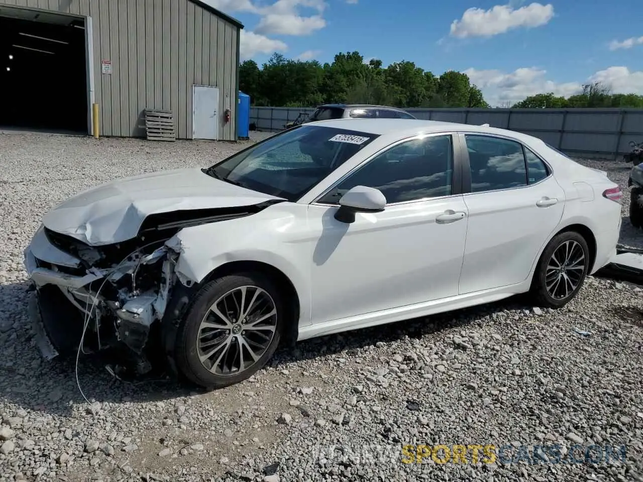 1 Photograph of a damaged car 4T1G11AK6LU348654 TOYOTA CAMRY 2020
