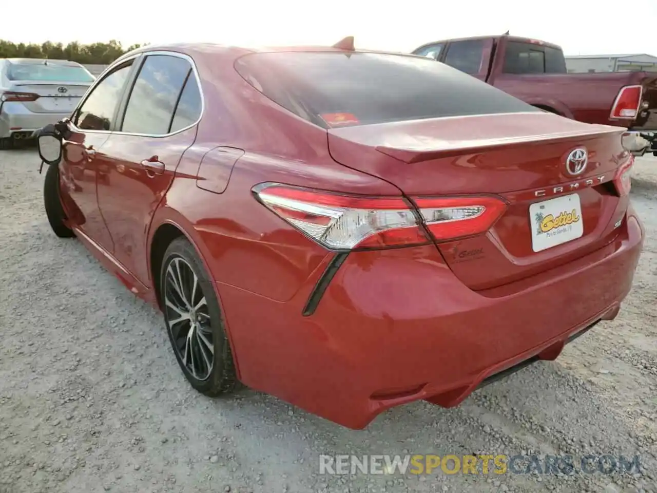 2 Photograph of a damaged car 4T1G11AK6LU364756 TOYOTA CAMRY 2020