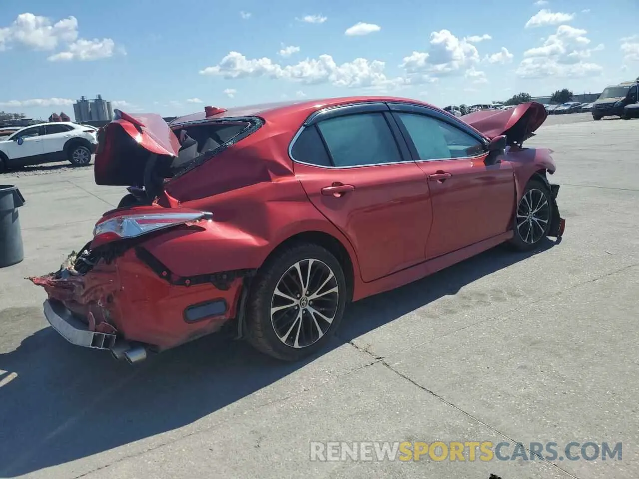 3 Photograph of a damaged car 4T1G11AK6LU364854 TOYOTA CAMRY 2020
