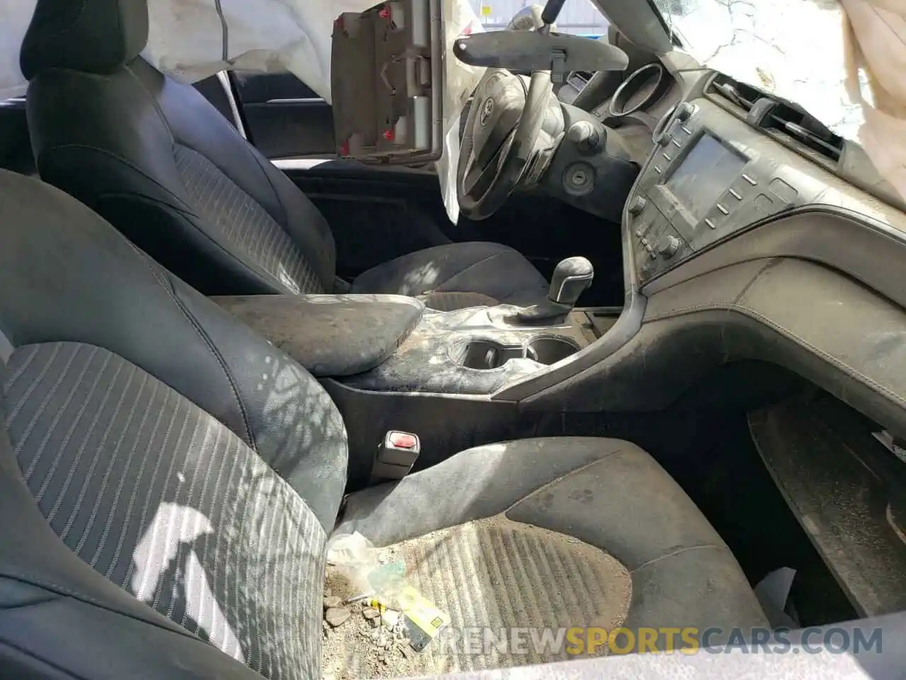 5 Photograph of a damaged car 4T1G11AK6LU369004 TOYOTA CAMRY 2020