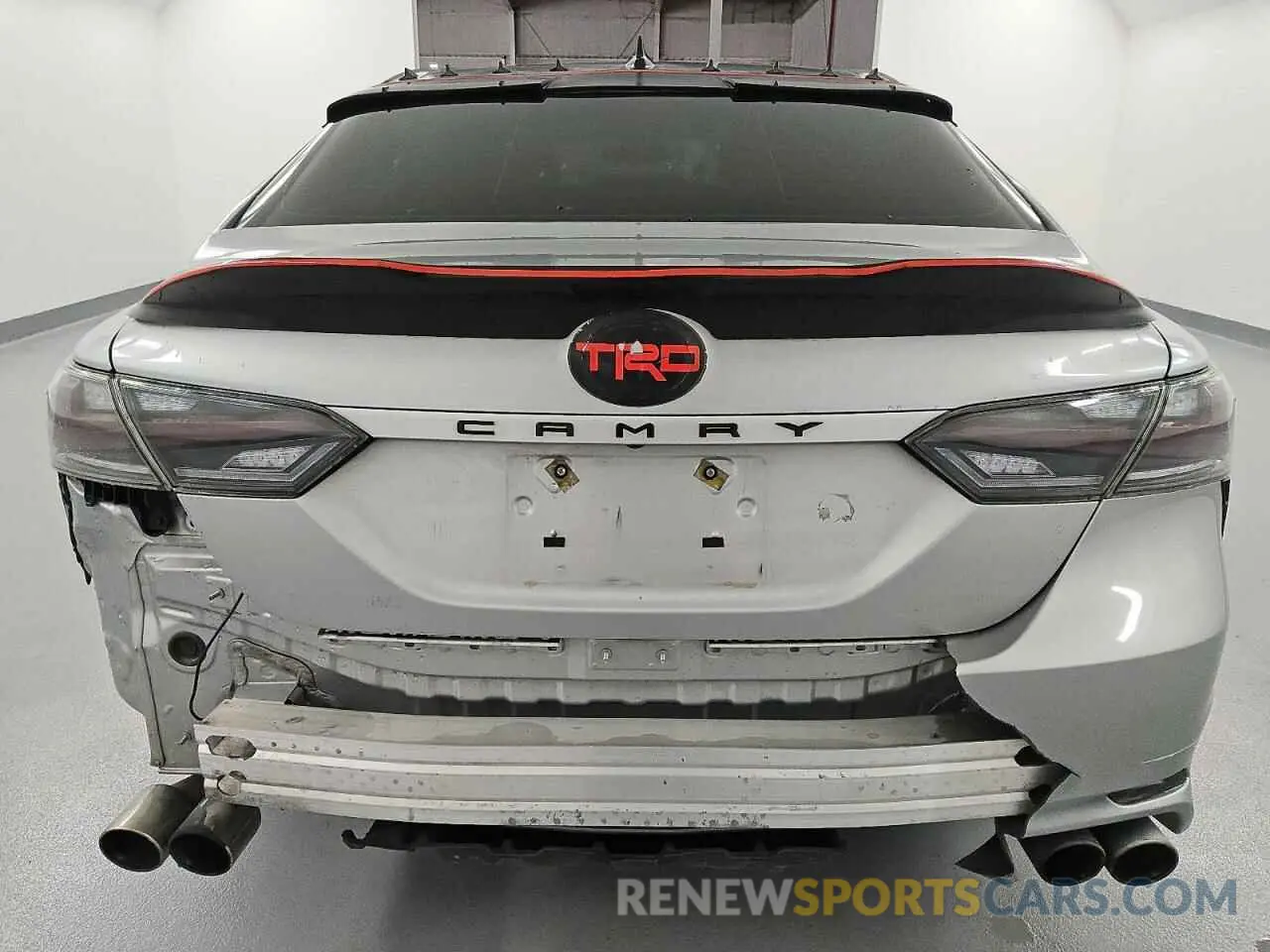 6 Photograph of a damaged car 4T1G11AK6LU373702 TOYOTA CAMRY 2020