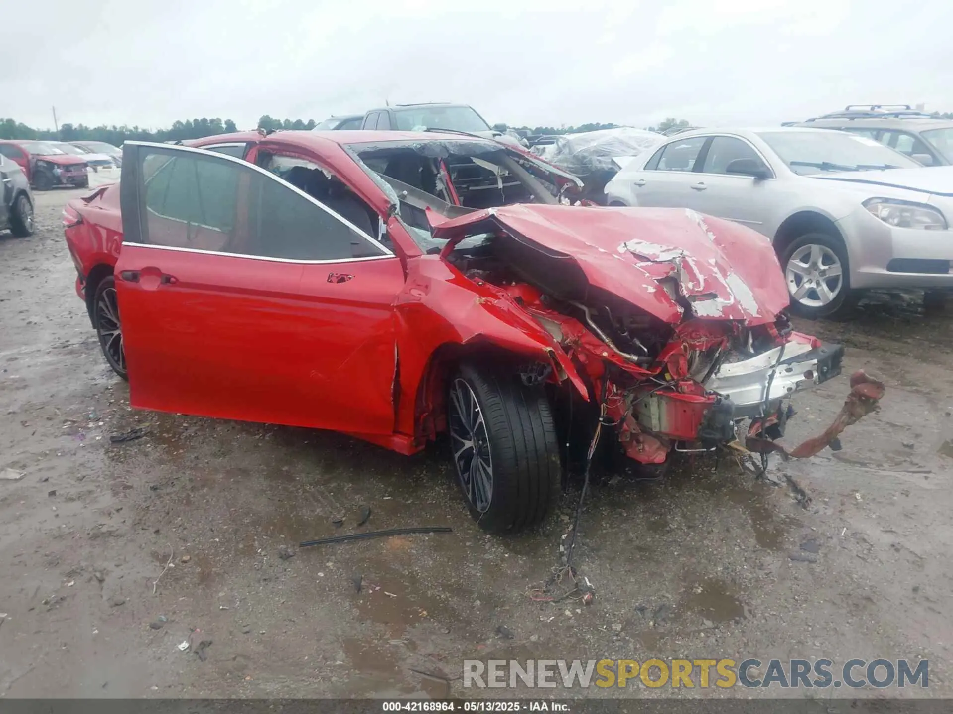 1 Photograph of a damaged car 4T1G11AK6LU374400 TOYOTA CAMRY 2020