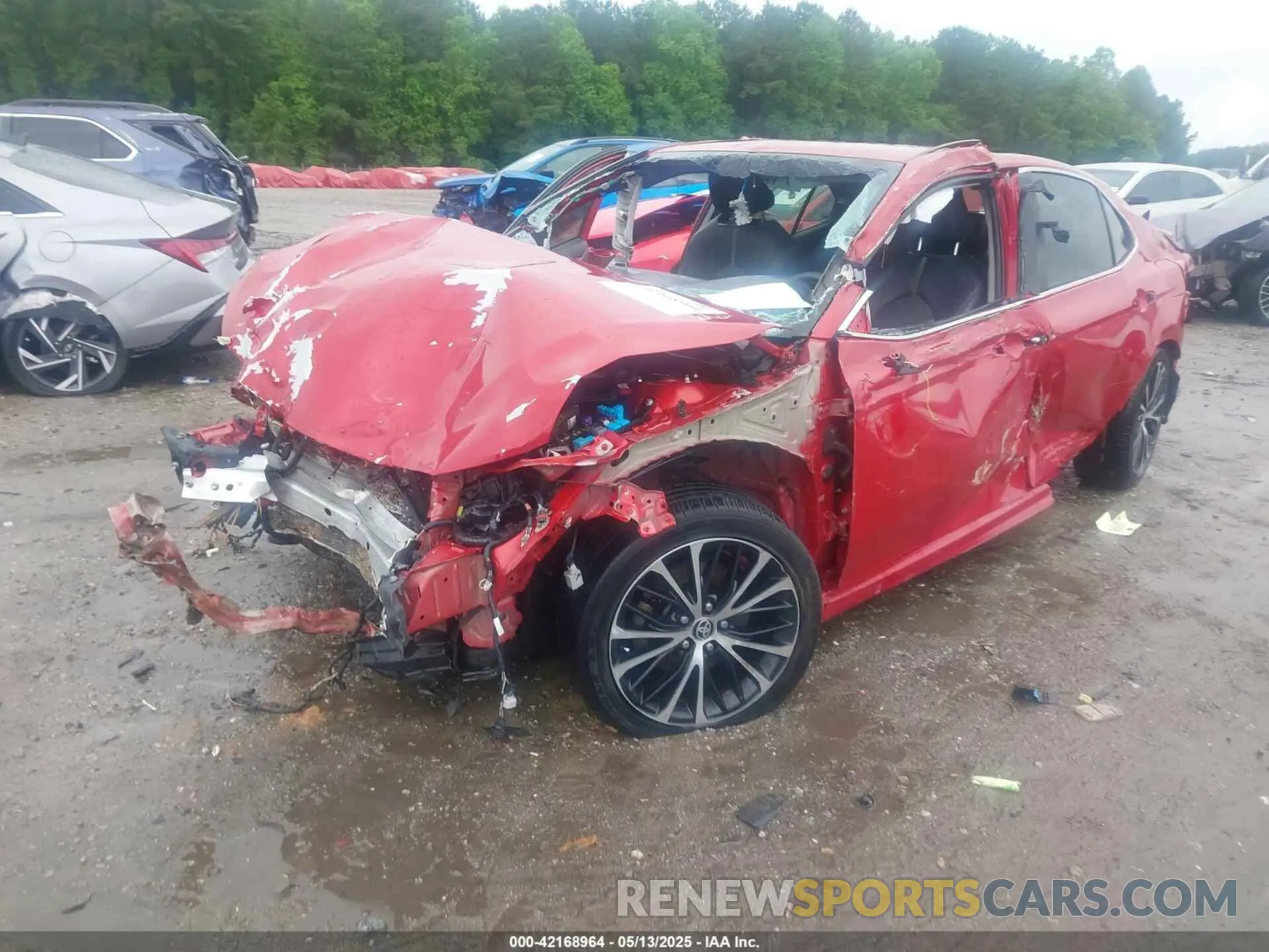 2 Photograph of a damaged car 4T1G11AK6LU374400 TOYOTA CAMRY 2020