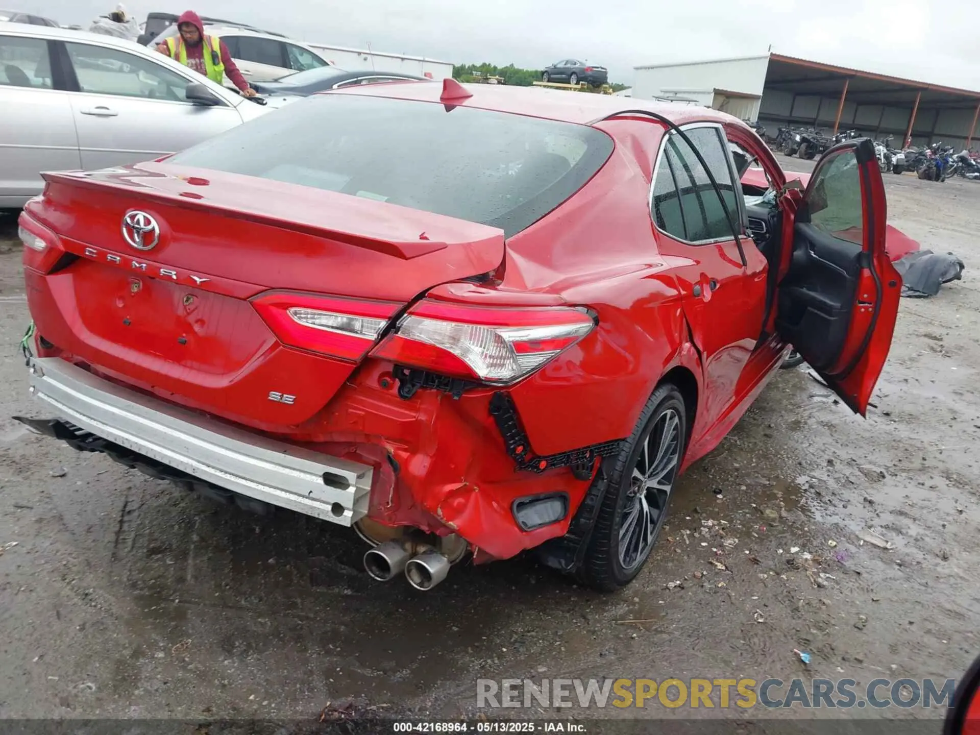 4 Photograph of a damaged car 4T1G11AK6LU374400 TOYOTA CAMRY 2020