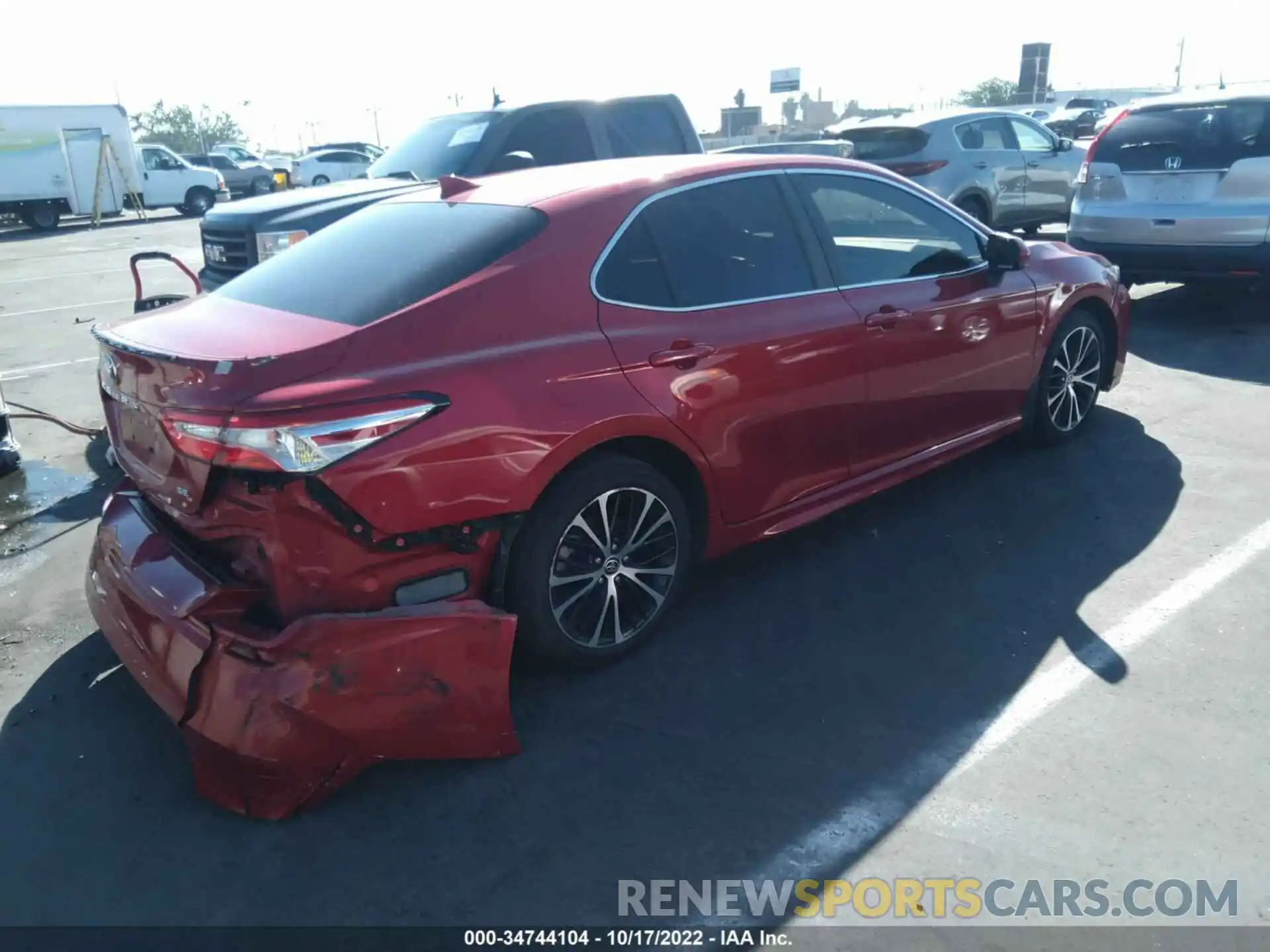 4 Photograph of a damaged car 4T1G11AK6LU379290 TOYOTA CAMRY 2020