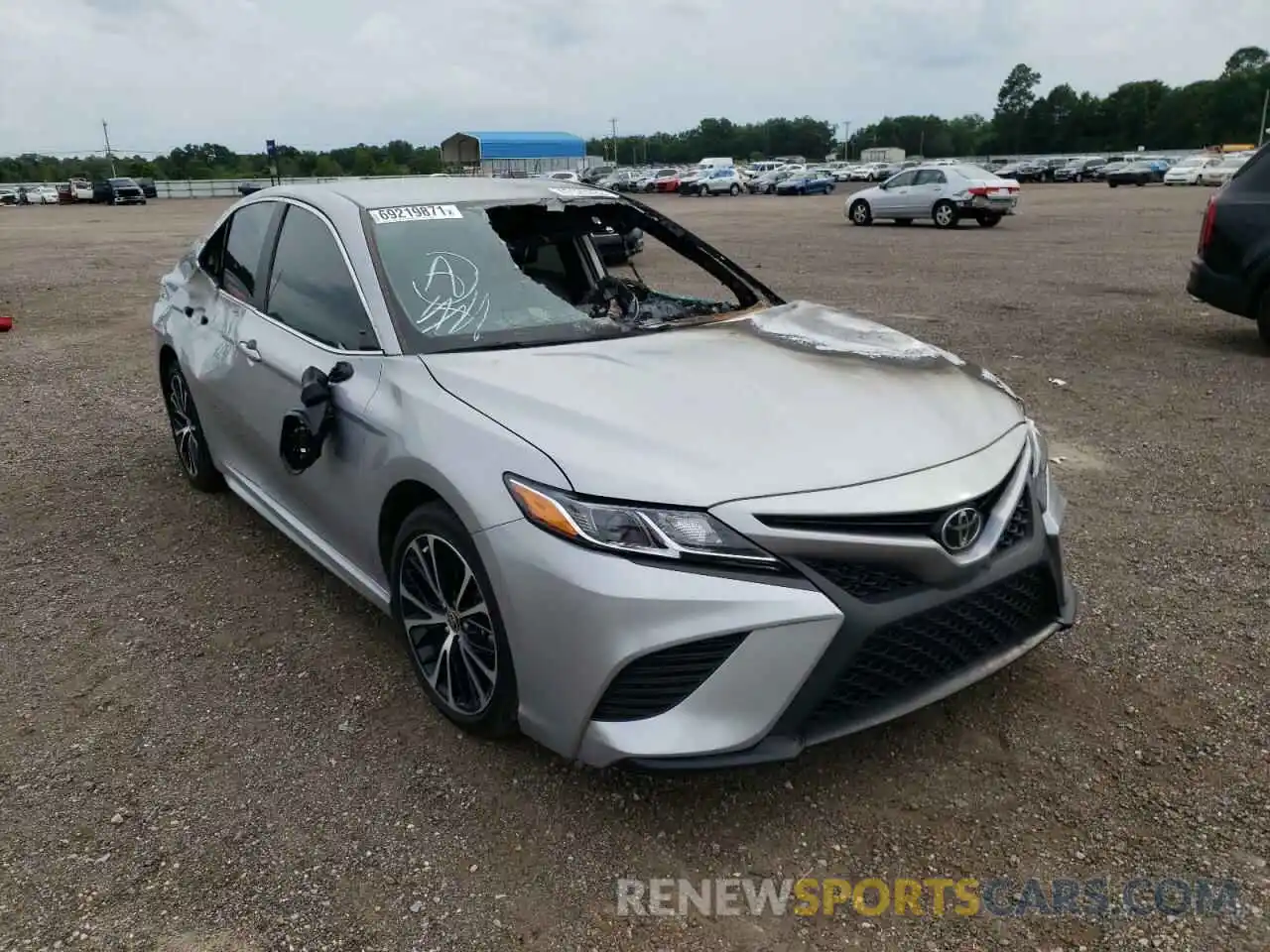 1 Photograph of a damaged car 4T1G11AK6LU380472 TOYOTA CAMRY 2020