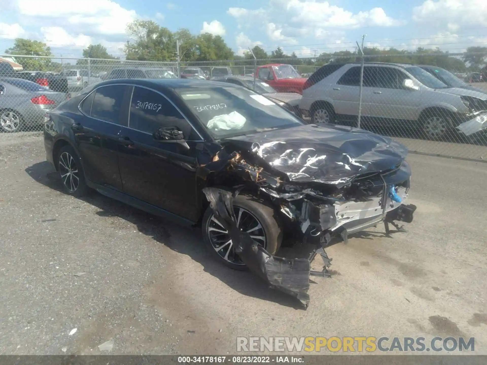 1 Photograph of a damaged car 4T1G11AK6LU392637 TOYOTA CAMRY 2020