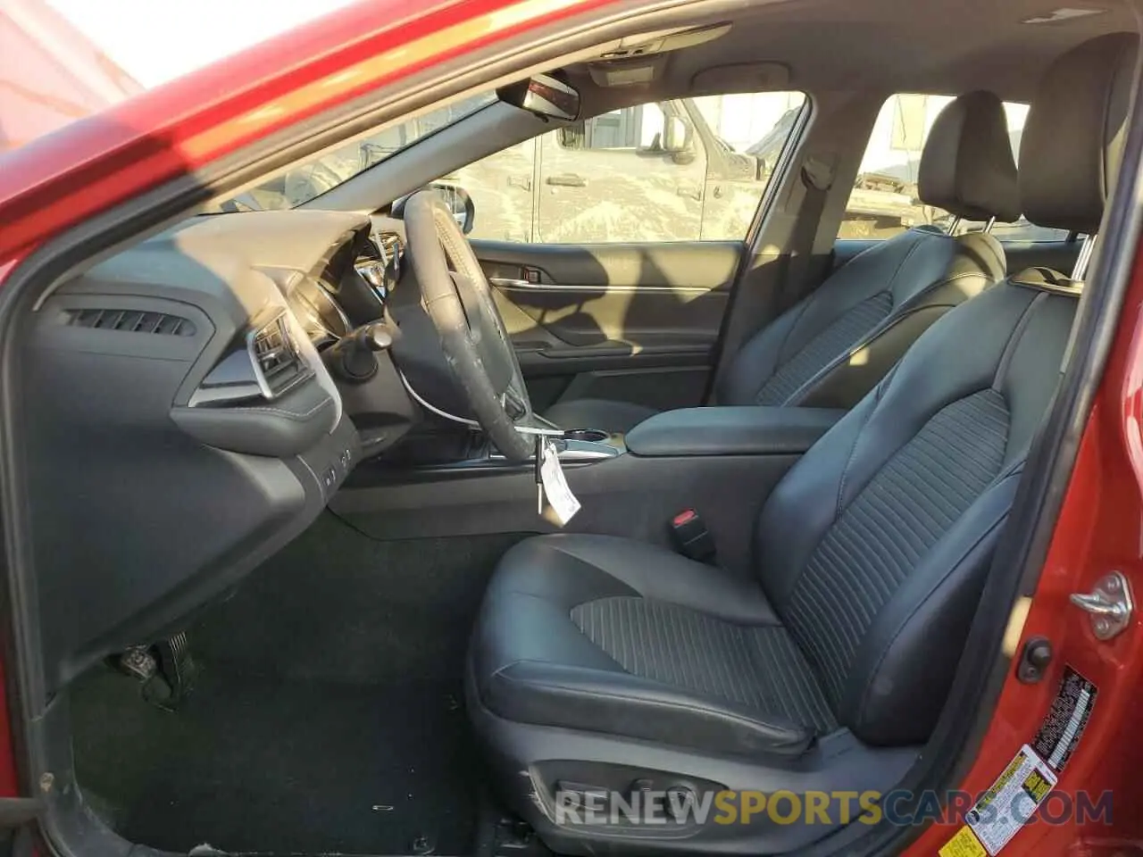 7 Photograph of a damaged car 4T1G11AK6LU395120 TOYOTA CAMRY 2020
