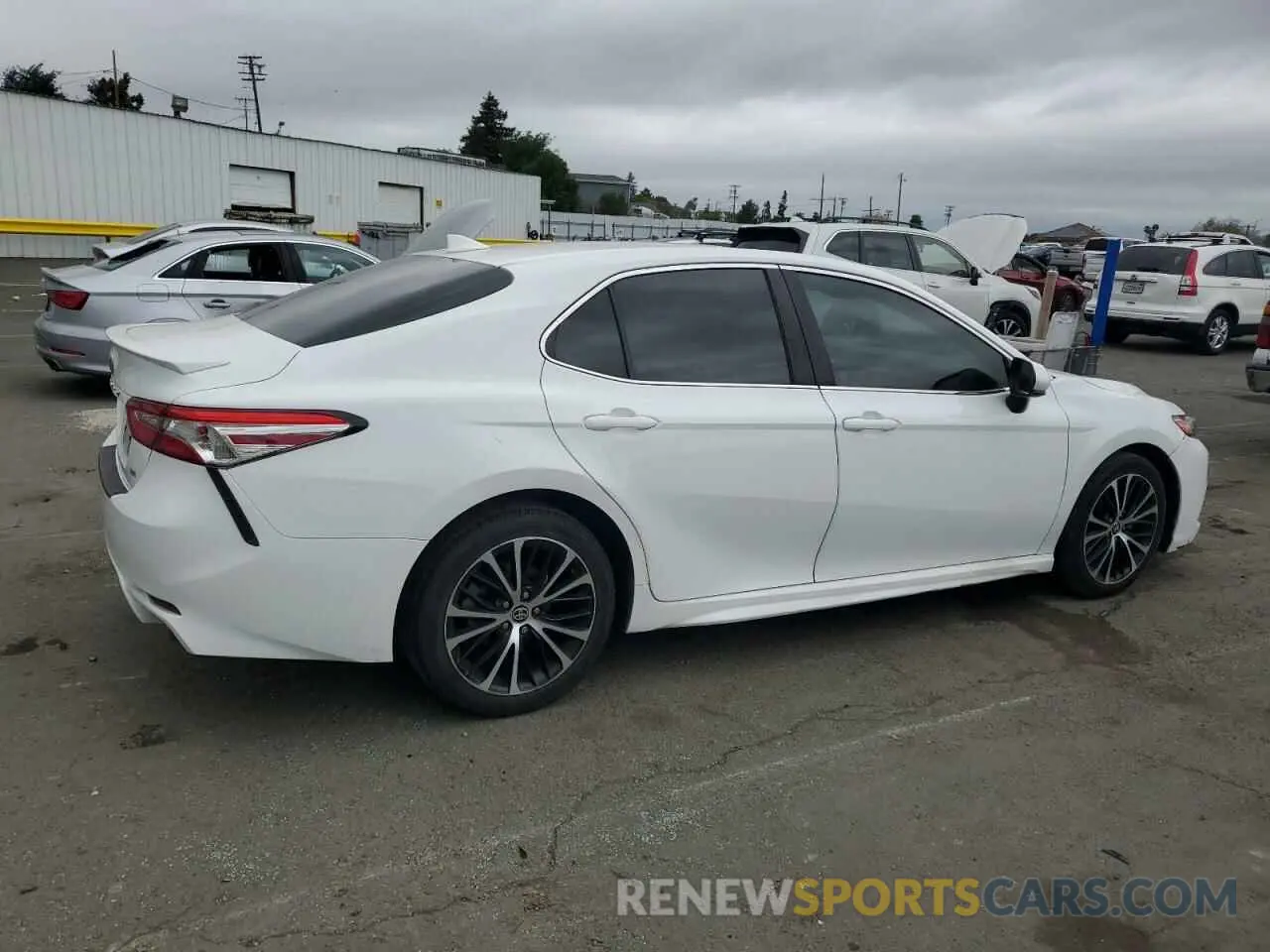 3 Photograph of a damaged car 4T1G11AK6LU505373 TOYOTA CAMRY 2020