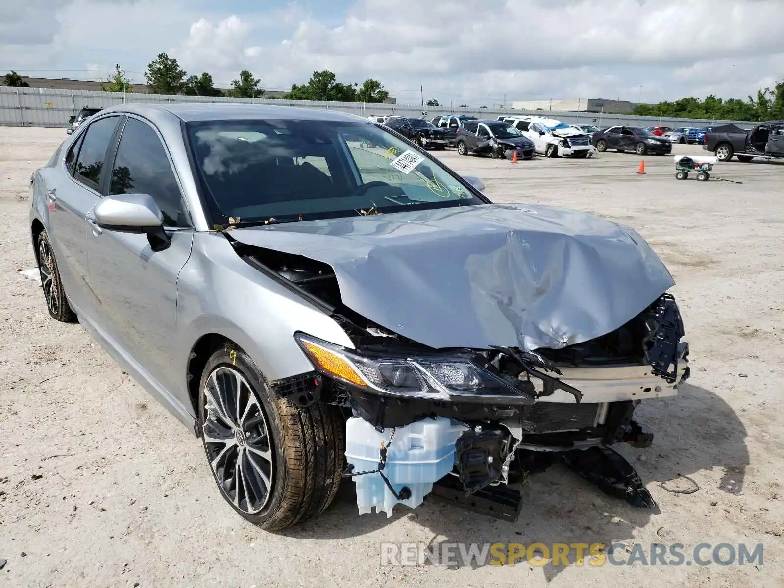 1 Photograph of a damaged car 4T1G11AK6LU506281 TOYOTA CAMRY 2020