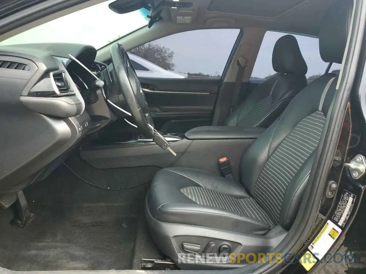 7 Photograph of a damaged car 4T1G11AK6LU508533 TOYOTA CAMRY 2020