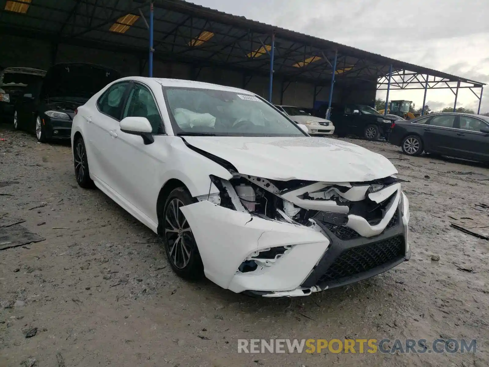 1 Photograph of a damaged car 4T1G11AK6LU508757 TOYOTA CAMRY 2020