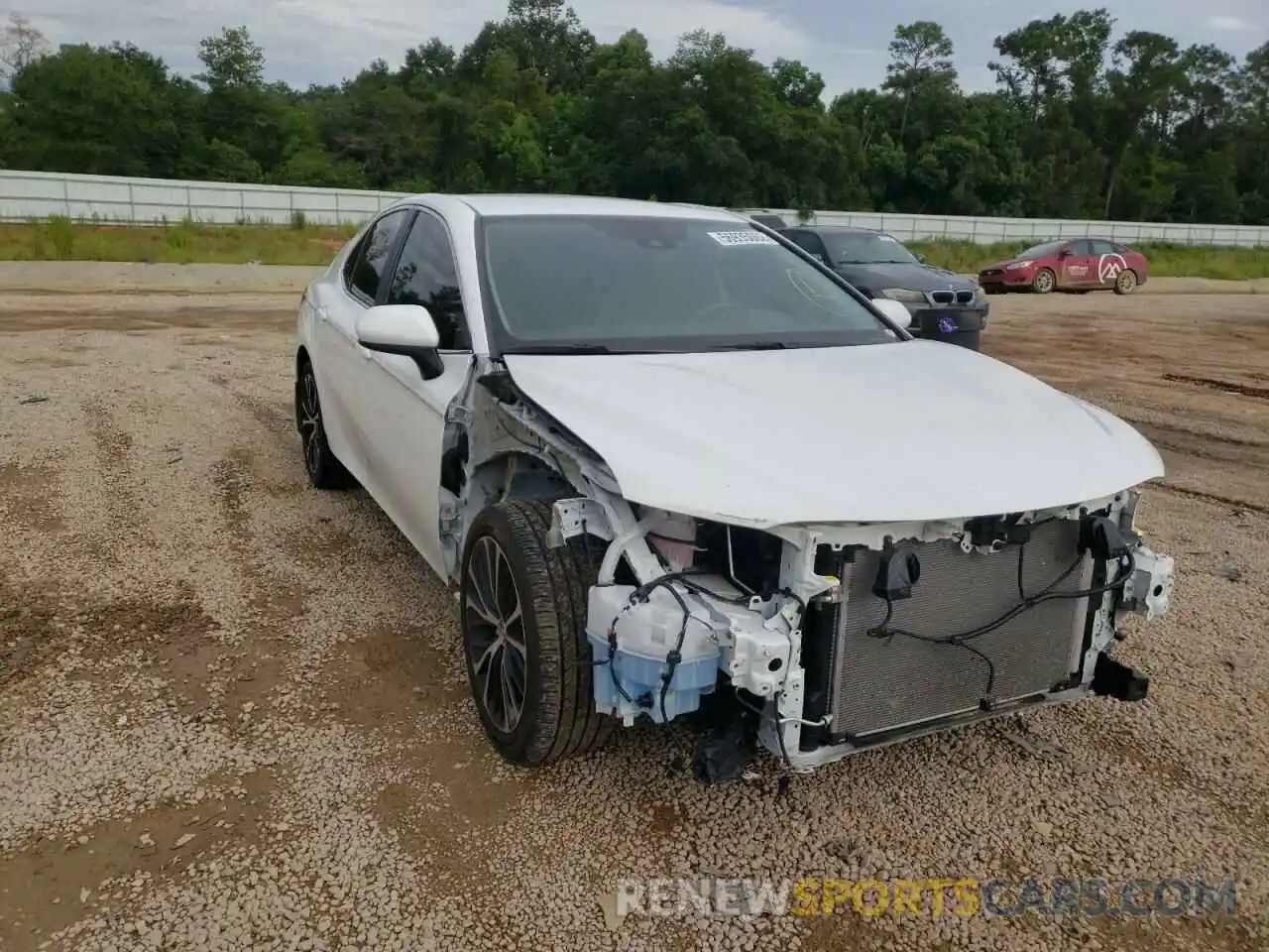 1 Photograph of a damaged car 4T1G11AK6LU865520 TOYOTA CAMRY 2020