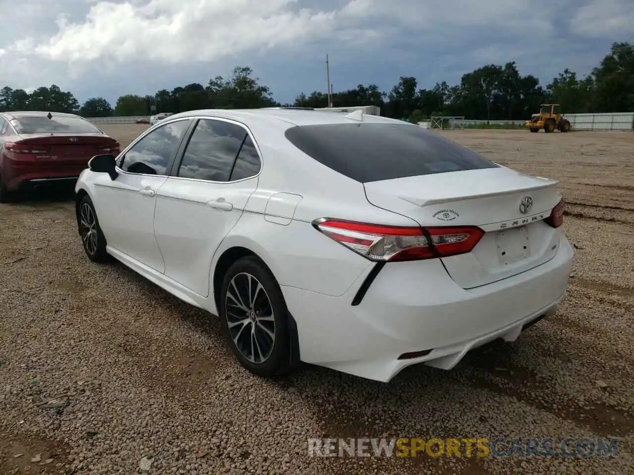 3 Photograph of a damaged car 4T1G11AK6LU865520 TOYOTA CAMRY 2020