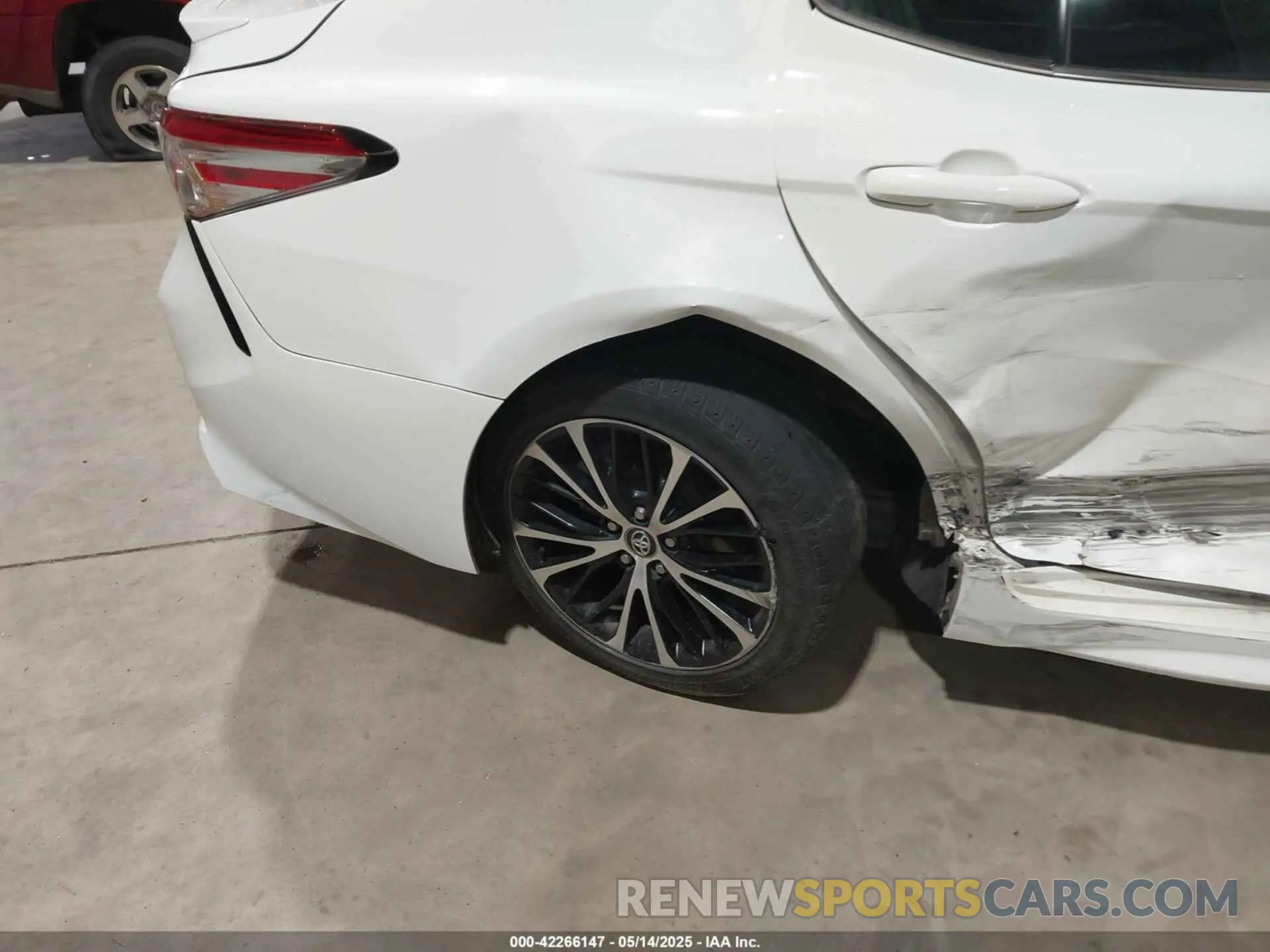 18 Photograph of a damaged car 4T1G11AK6LU873925 TOYOTA CAMRY 2020